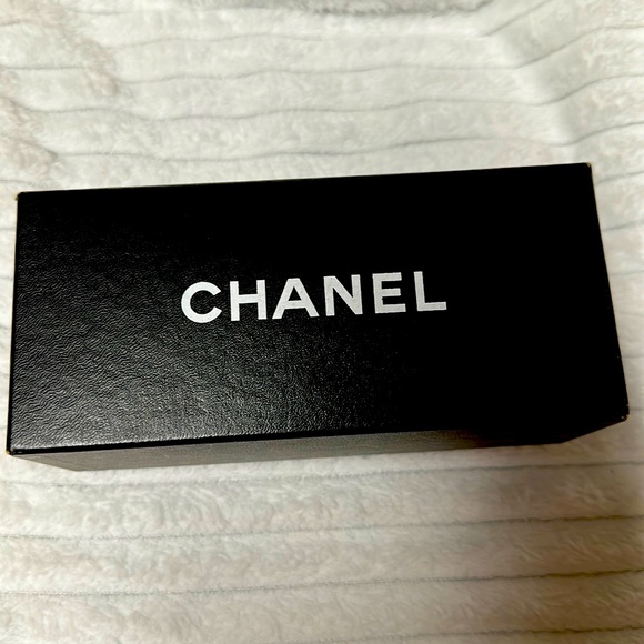 Chanel Sunglasses GIVEAWAY SALE - Picture 2 of 9